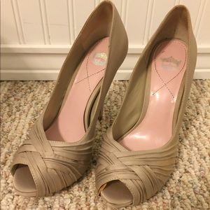 Beige satin pumps